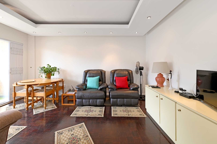 To Let 2 Bedroom Property for Rent in Sea Point Western Cape